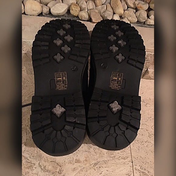 LAST PAIIR! ❤️ Adorable Vegan Sneaker Boots! - Picture 7 of 7